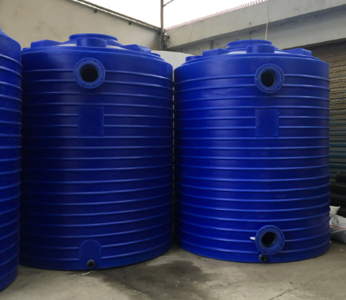 大型全塑儲罐的制作工藝：滾塑成型的藝術